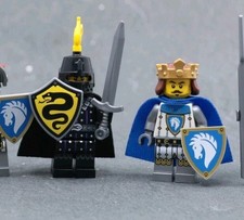 2x LEGO Castle Horse King +