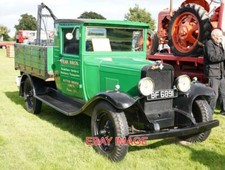 PHOTO  LORRY BF6891 1929 CHEVROLET RECOVERY  THE INCREDIBLE EVENT AT OLD WARDEN
