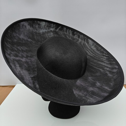 Black large fascinator - large,