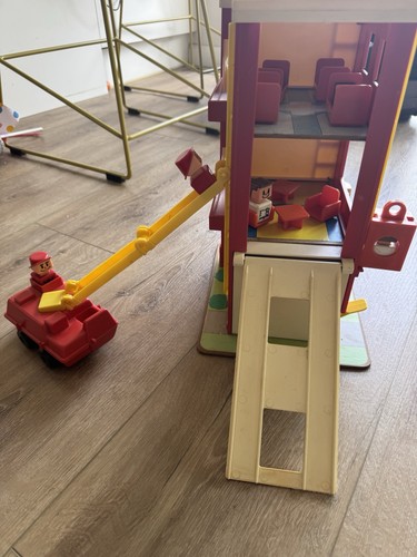 Playskool 1973 rescue centre - 1973,