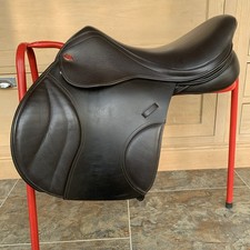 Beautiful 17’’ Brown Kent & Masters Jumping Saddle in Lovely Condition 