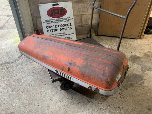 Bonnet suit nuffield 65 - bonnet, to