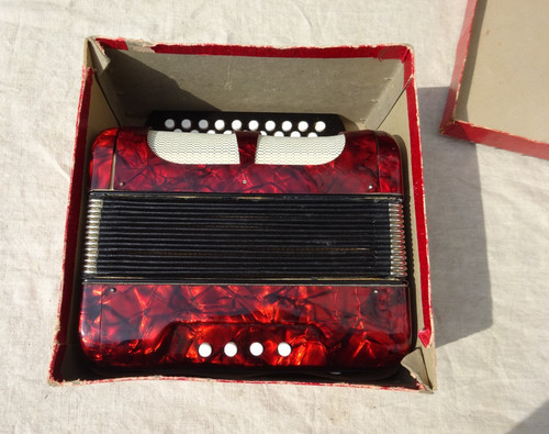 Button accordion world - button,