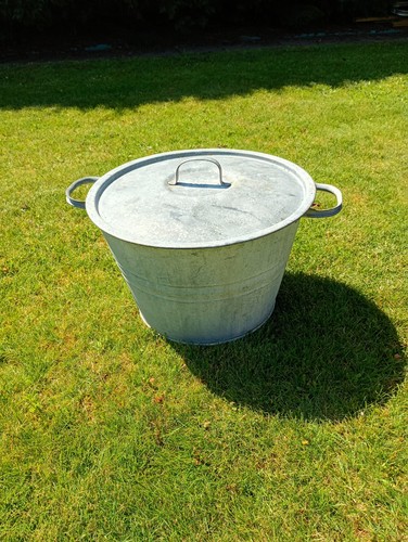 Vlintage galvanised laundry - galvanised,