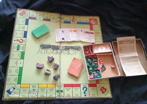 Early 1930s monopoly set - early,