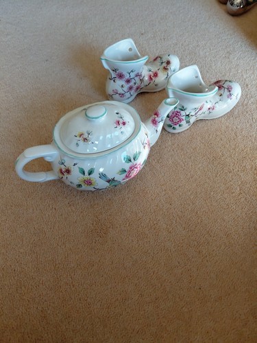 Old foley chinese rose teapot - old,