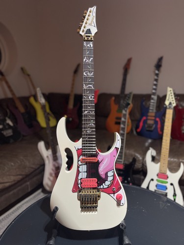 Ultra cool ibanez - ultra, wh