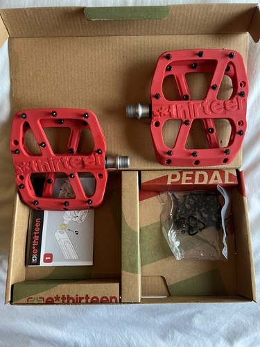 Thirteen base flat pedals - base,