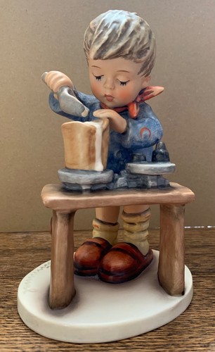 Vintage goebel hummel figurine - goebel,