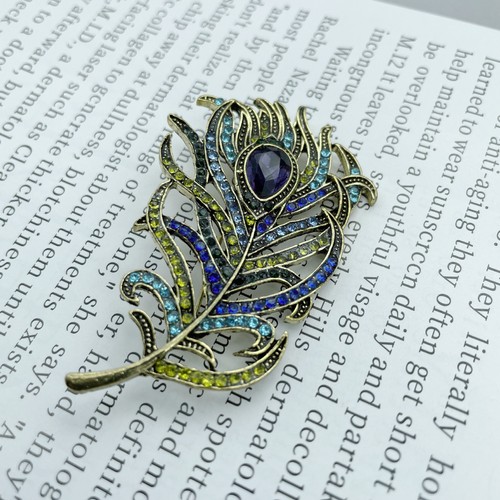 Vintage peacock feather - feather, brooch