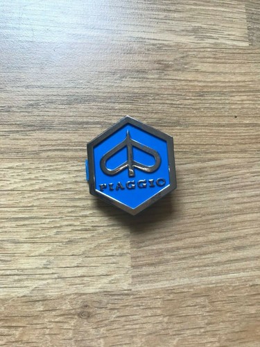 Vespa horncasting badge - vespa,