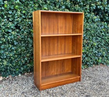 VINTAGE MID CENTURY TEAK