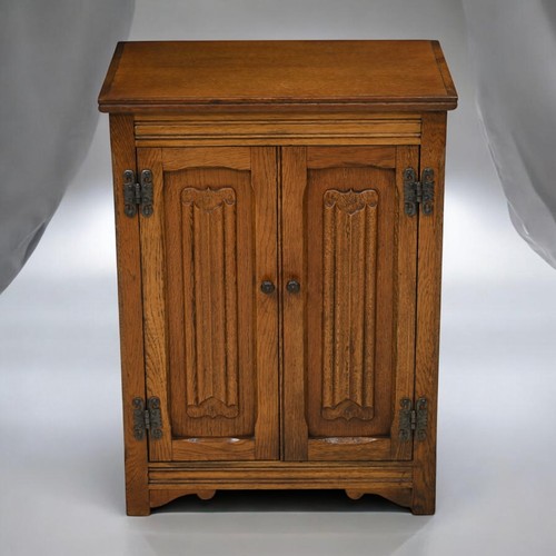 Old charm linenfold - charm, cupboard