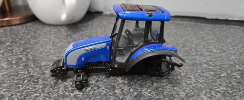 Universal hobbies valtra - universal,