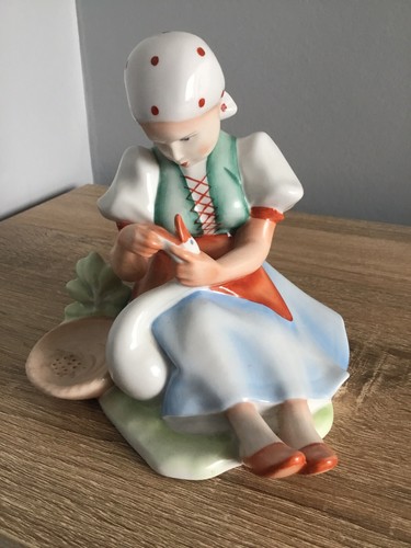 Zsolnay pecs hungary figurine - pecs,
