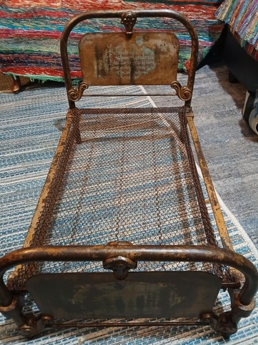 Antique art bed company - antique,