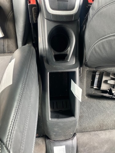 Centre console armrest - centre,
