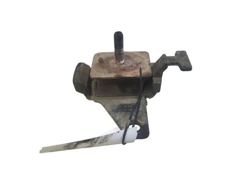 Amarok s1b front engine - front,