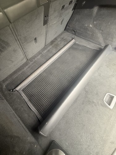 Volvo v50 load cover - load,