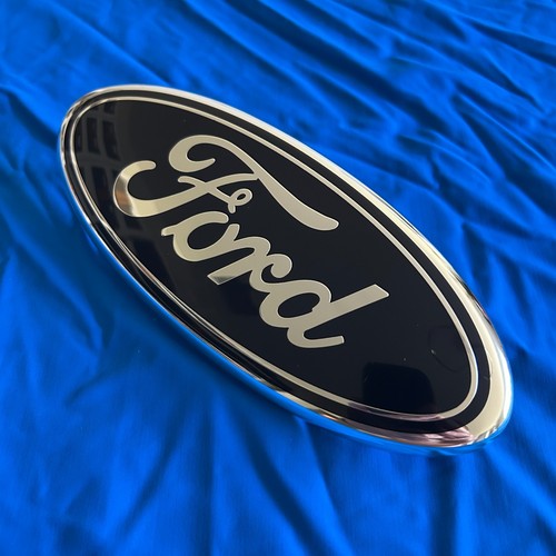Grille tailgate emblem navy - tailgate,