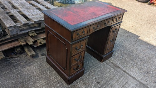 Small reproduction pedestal - reproduction,