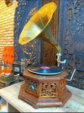 Vintage Gramophone, Fully