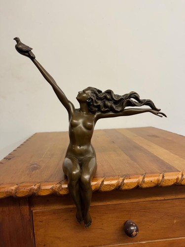 Stunning art deco lady bronze - stunning,