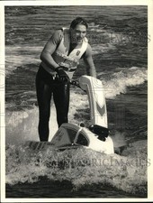 Press Photo Bob Thomas Riding