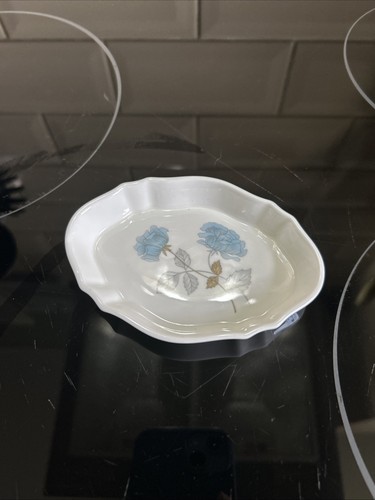 Ice rose wedgewood trinket - ice,