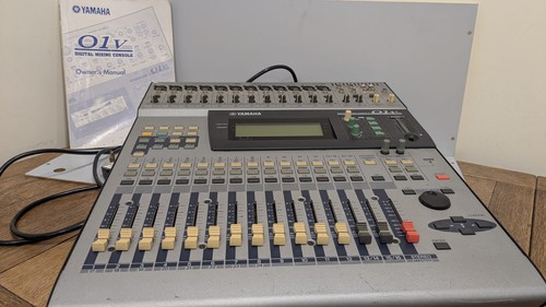 Yamaha 01v digital - 01v, mixing
