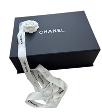 Chanel box with magnetic - with, lid