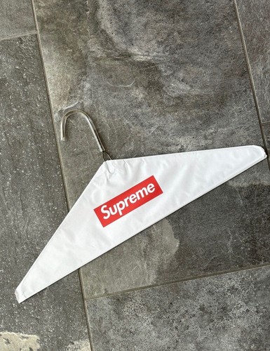 Supreme white logo - white, dry
