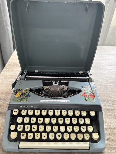 Typewriter vintage european - typewriter,