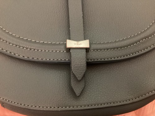 Nearly new preloved saddle - new,