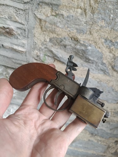 Dunhill tinder lighter made - dunhill, in