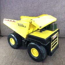 Large Metal Tonka 4000 Yellow Tipper Dump Truck Collectible Toy 2009 Hasbro