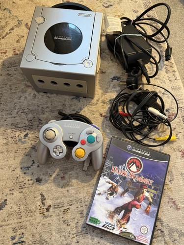 Nintendo gamecube console - nintendo,
