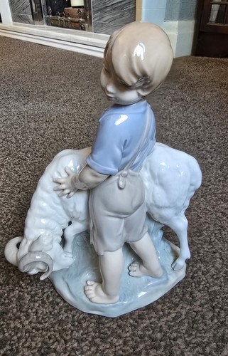 Large vintage nao - vintage,