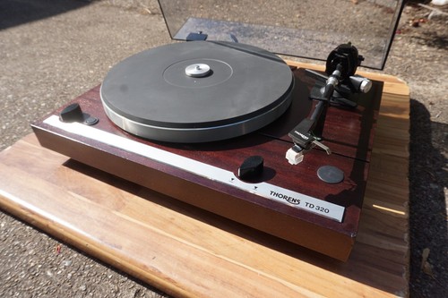 Thorens 320 mahogany - 320,