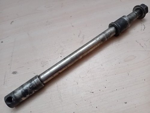 Front wheel spindle axle - front,