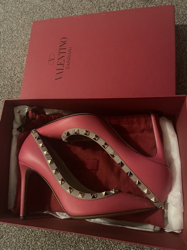 Ladies pink valentino shoes - pink,