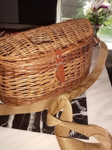 Wicker fishing basket creel - fishing,