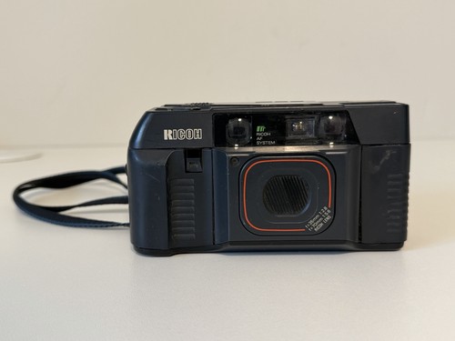 Ricoh 900d 35mm - 35mm, automatic