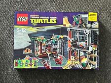 LEGO 79103 Teenage Mutant Ninja Turtles Turtle Lair Attack 2013
