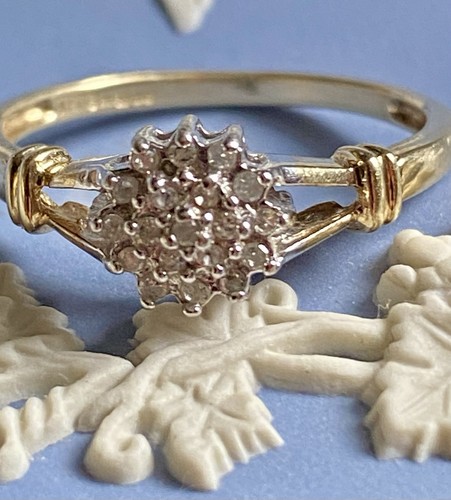 9ct gold 375 cluster cocktail - 9ct,
