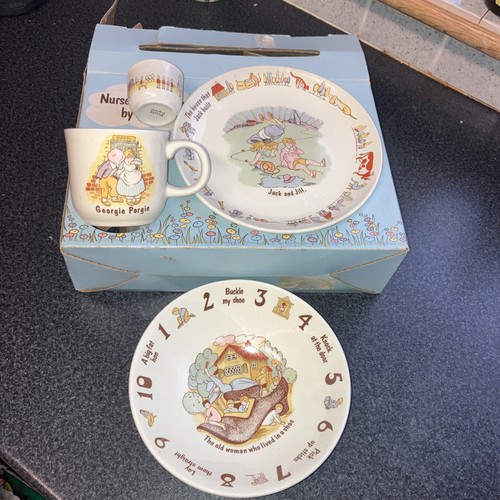 Poole pottery child - pottery, child’s