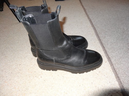 Zara ladies black chunky - zara,