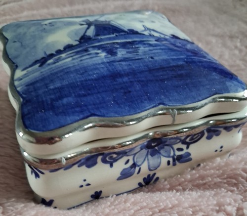 Delftware dish - delftware,