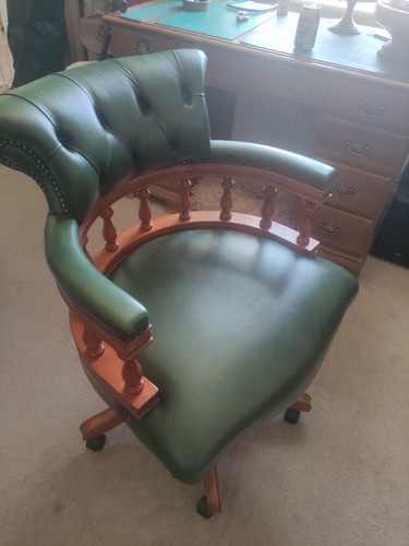 Chesterfield green leather - green,