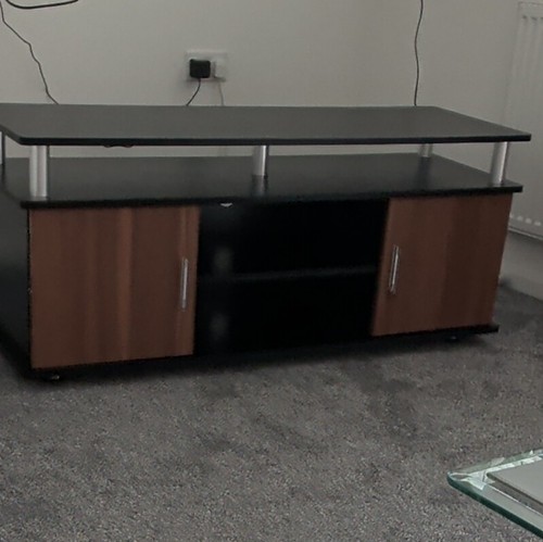 Black glass medium wood tv - black,